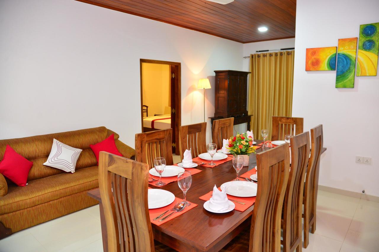 Bed and Breakfast Sunshine Greens Хіккадува Екстер'єр фото