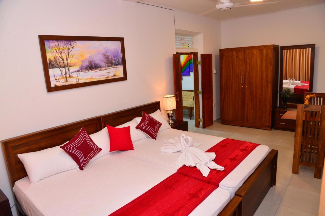 Bed and Breakfast Sunshine Greens Хіккадува Екстер'єр фото