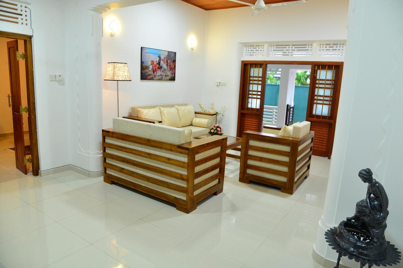 Bed and Breakfast Sunshine Greens Хіккадува Екстер'єр фото