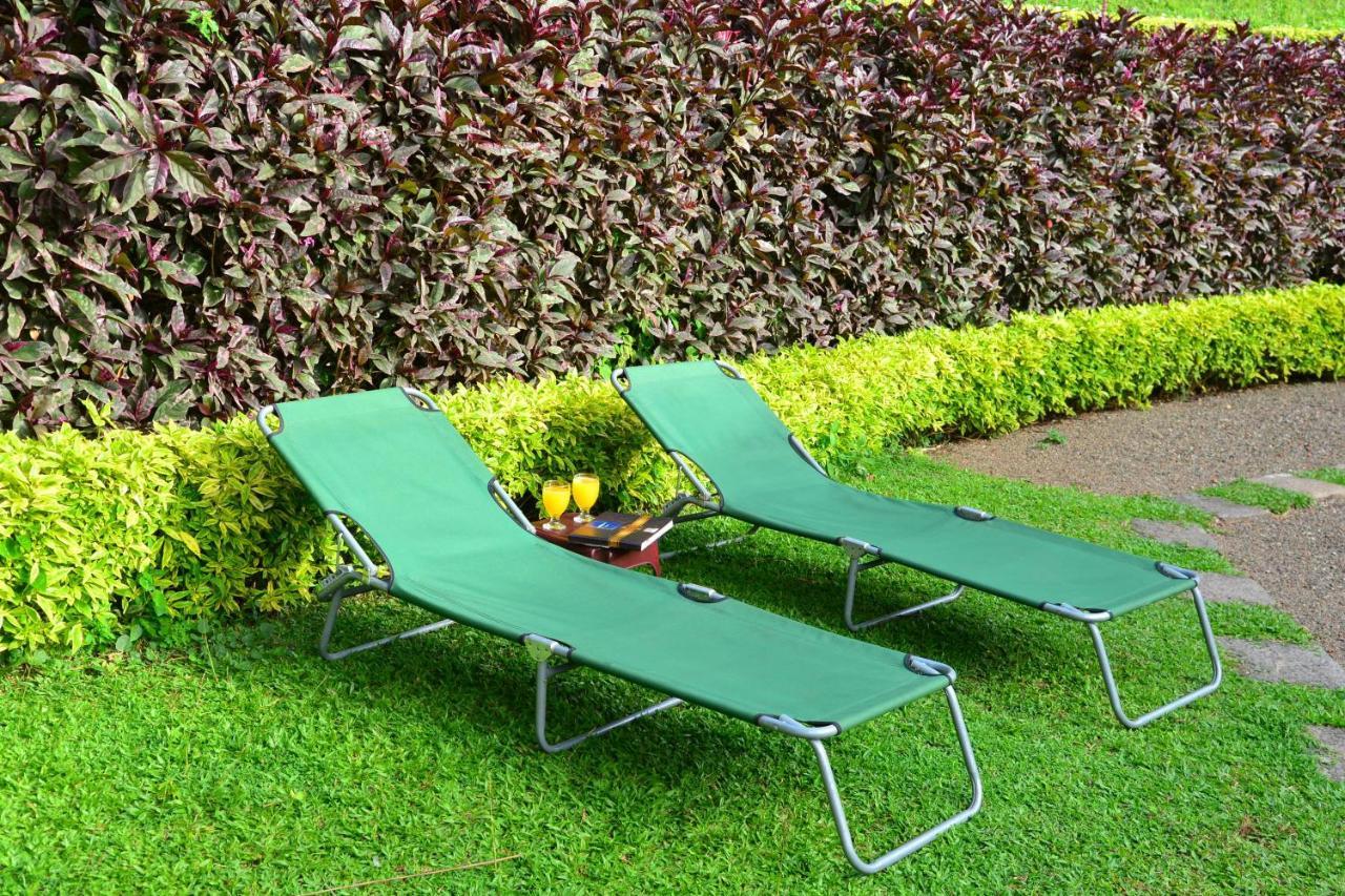 Bed and Breakfast Sunshine Greens Хіккадува Екстер'єр фото
