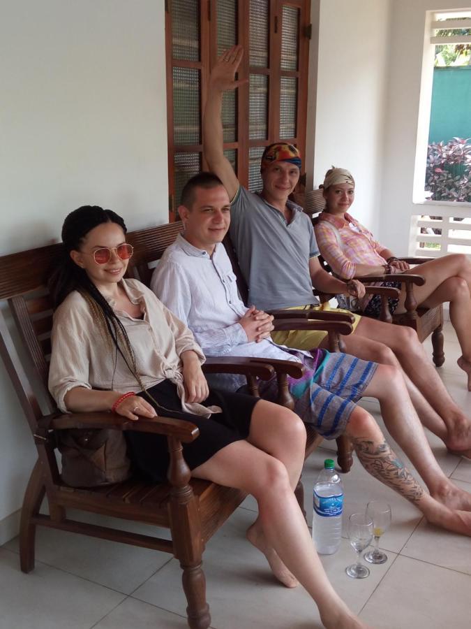 Bed and Breakfast Sunshine Greens Хіккадува Екстер'єр фото